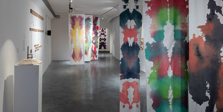 Raffaella Crispino and Hans Demeulenaere: Incomplete Neighbor